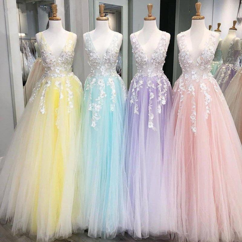 Charming Ball Gown V Neck Tulle Lace Appliques Prom Dresses, Evening STC20397